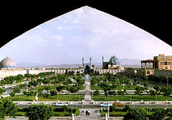 250px-Naghshe_Jahan_Square_Isfahan_modified.jpg
