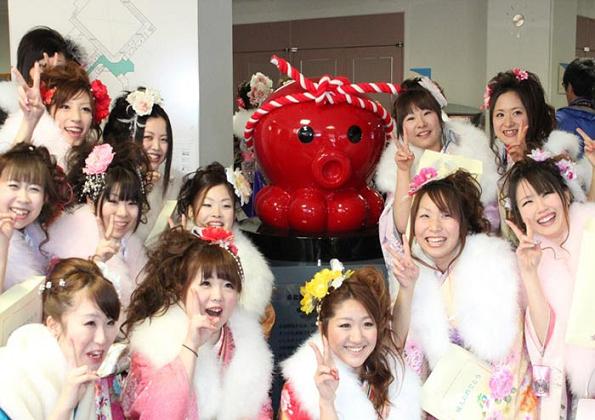www.rahafun.com ax 2khtara japoni 21 عکسهایی از جشن بلـوغ دختـرهای ژاپنی