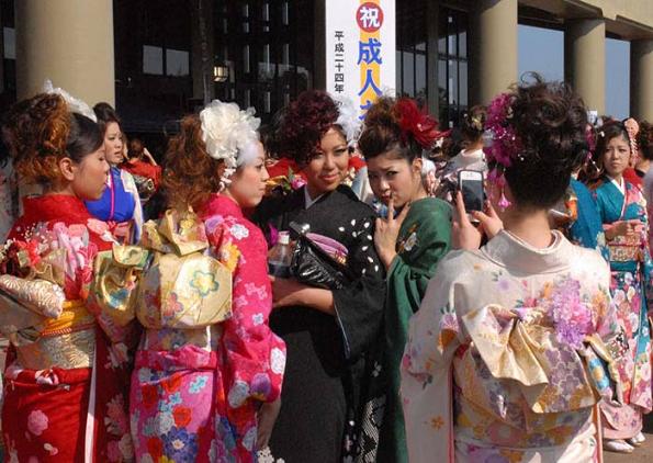 www.rahafun.com ax 2khtara japoni 9 عکسهایی از جشن بلـوغ دختـرهای ژاپنی