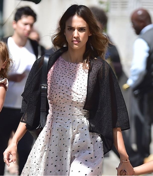 jessica-alba-style-out-in-new-york-city-september-2014_13